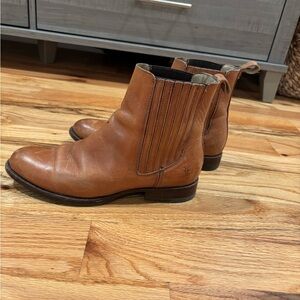Frye Women’s Brown Leather Chelsea Boots